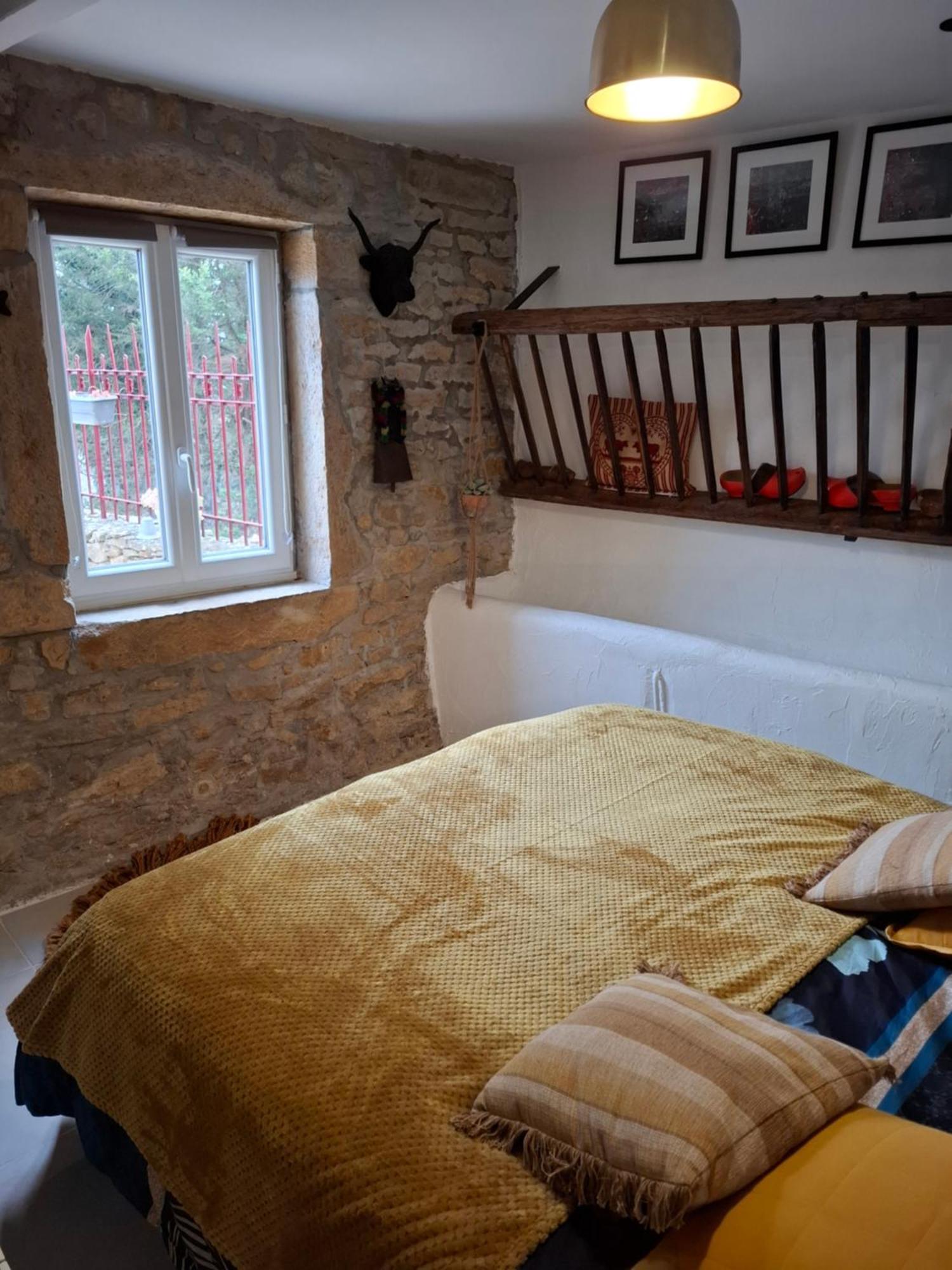 Le Gite Des Pierres Dorees Marcilly-d'Azergues Exteriör bild